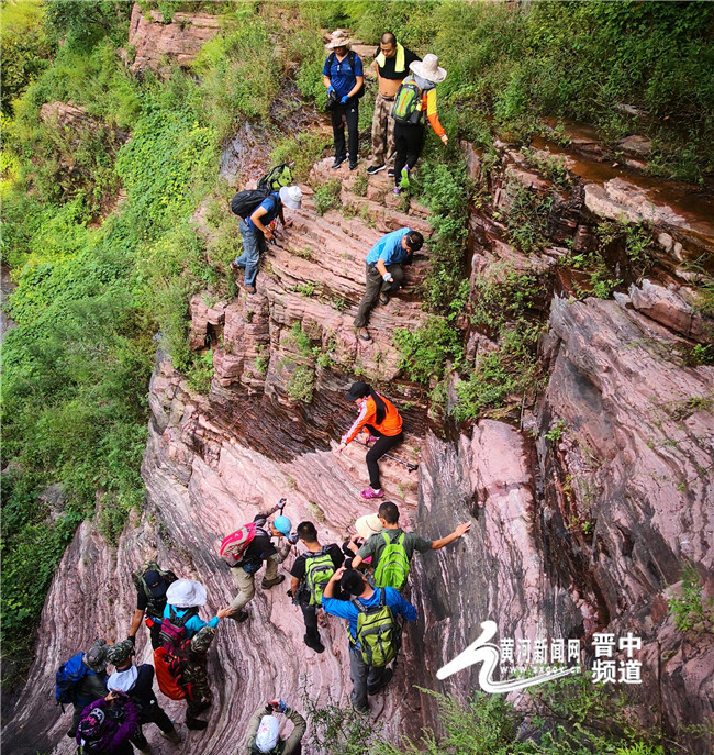 走进昔阳县龙岩大峡谷感受奇峰美景