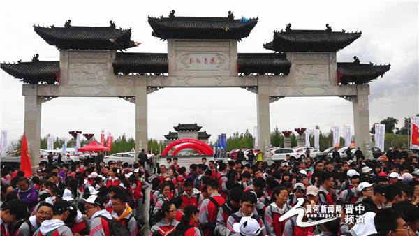 郝俊刚 吴书明)4月13日上午,位于太谷县侯城乡的凤凰山森林公园南山