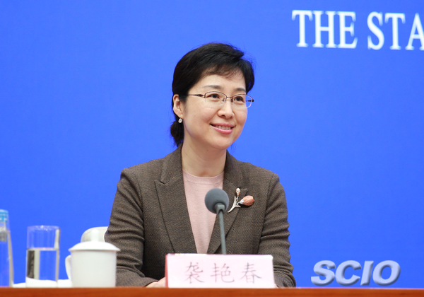 国新办新闻局副局长,新闻发言人袭艳春(刘健 摄)