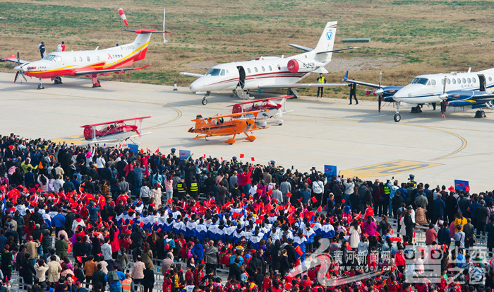 图为2019年尧城(太原)国际通用航空飞行大会现场.